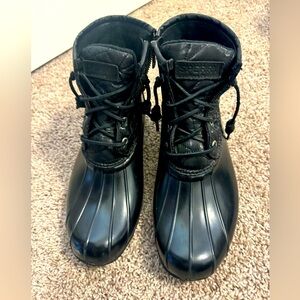 Sperry Women's Waterproof Rubber Boots Embossed  Ankle Black, Size 9.5 Pre Owned